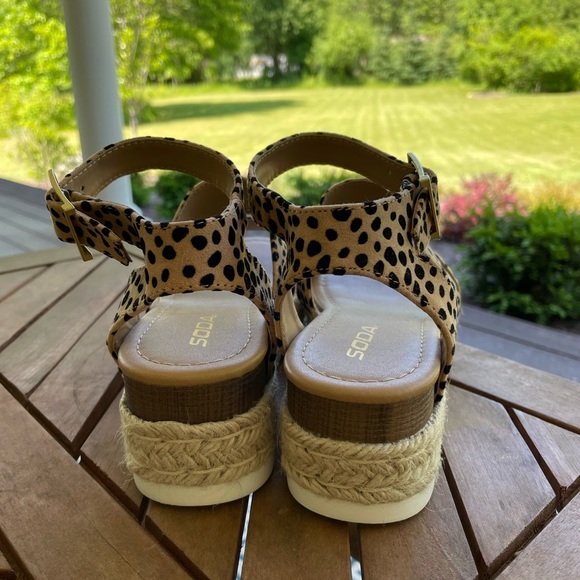 Soda Espadrille- Size 7 - Picture 7 of 8